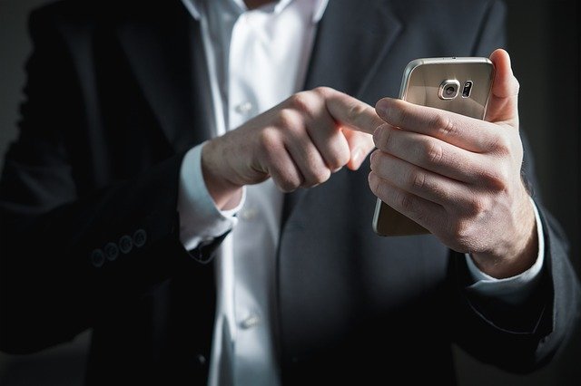 Stačí jeden telefon.jpg